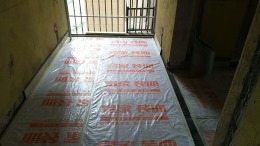 金湘花园2―2102工地特别干净整洁，保护标识到位